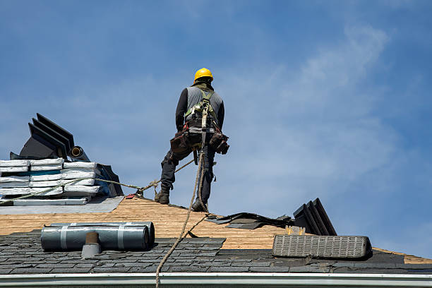 Professional Roofing technician working in Milledgeville, IL